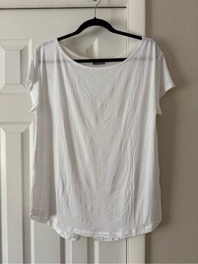 Tasc Performance Mesh Slit Back Bamboo Tee size Medium White